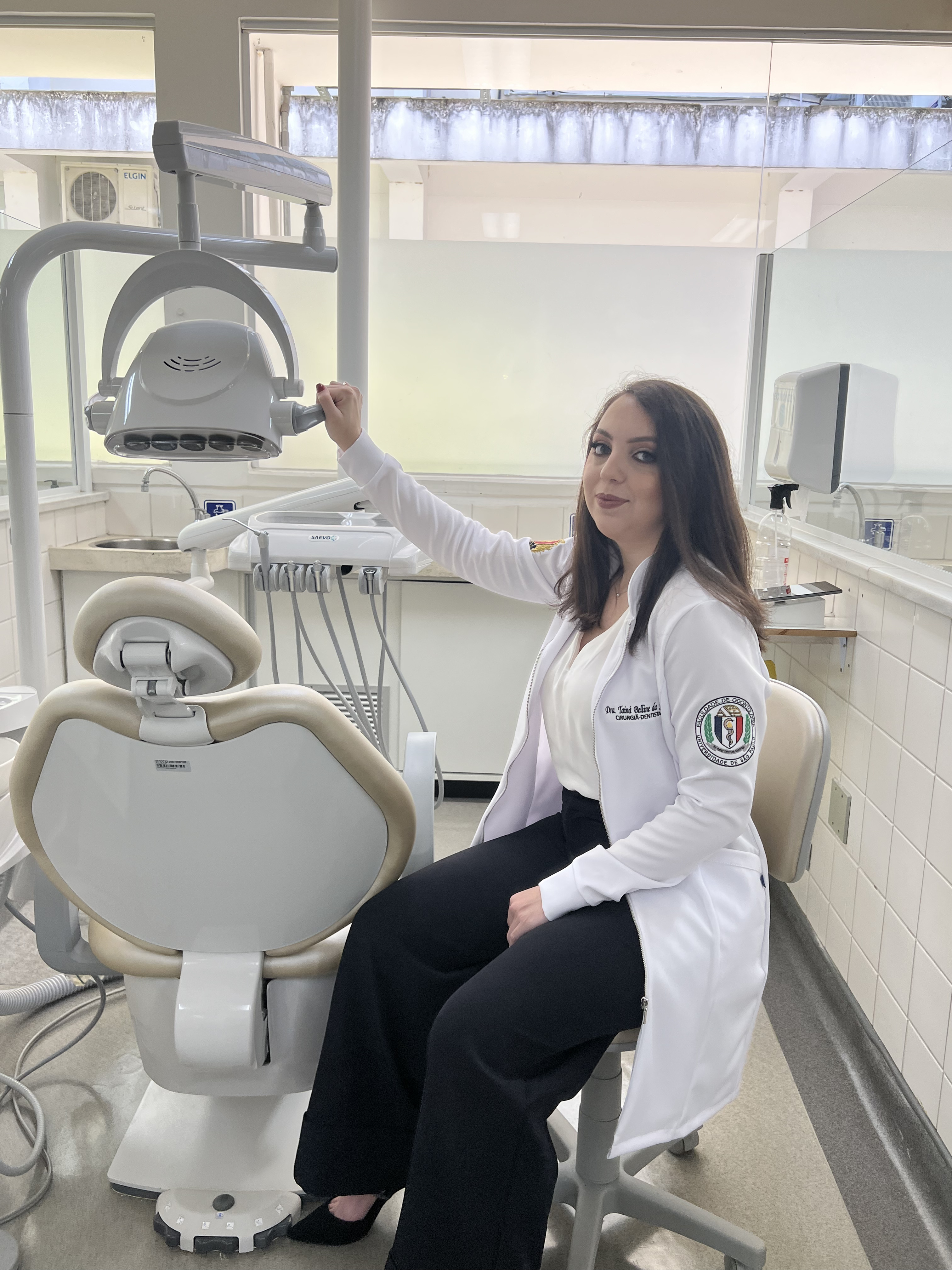 Dra. Tainá Belline, dentista na Mooca com atendimento humanizado para pacientes com medo de dentista